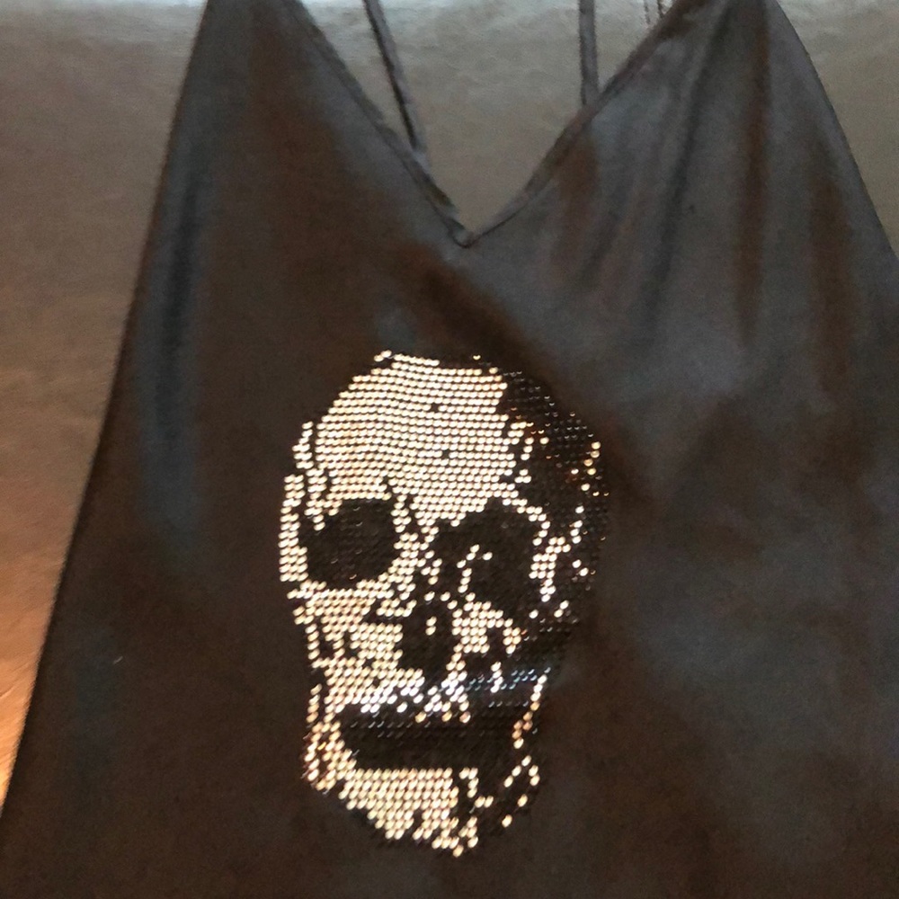 Black nightgown w skull on front